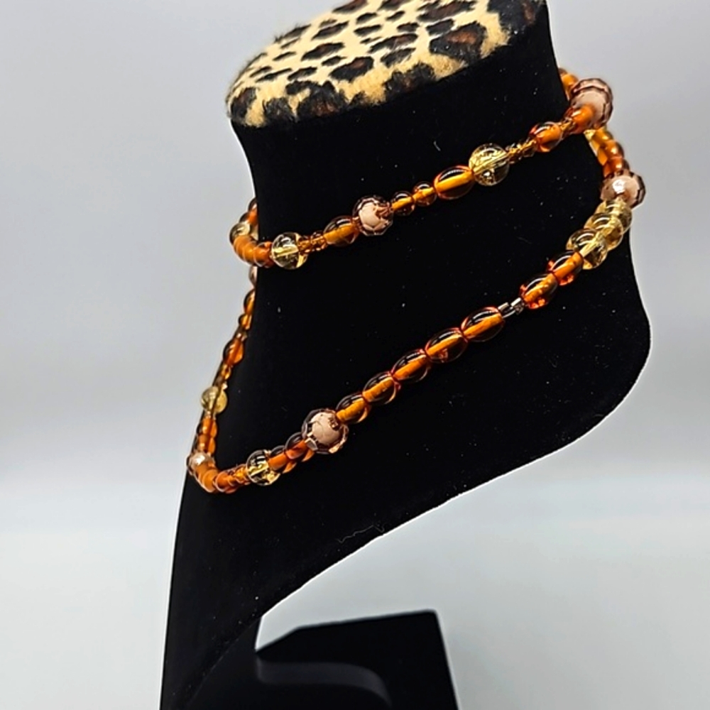 orange beaded necklace - Picture 6 of 7